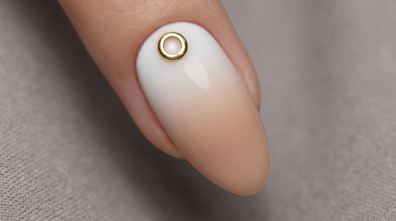 Airbrush Gradient-Nägel mit Metallic-Akzenten: Anleitung