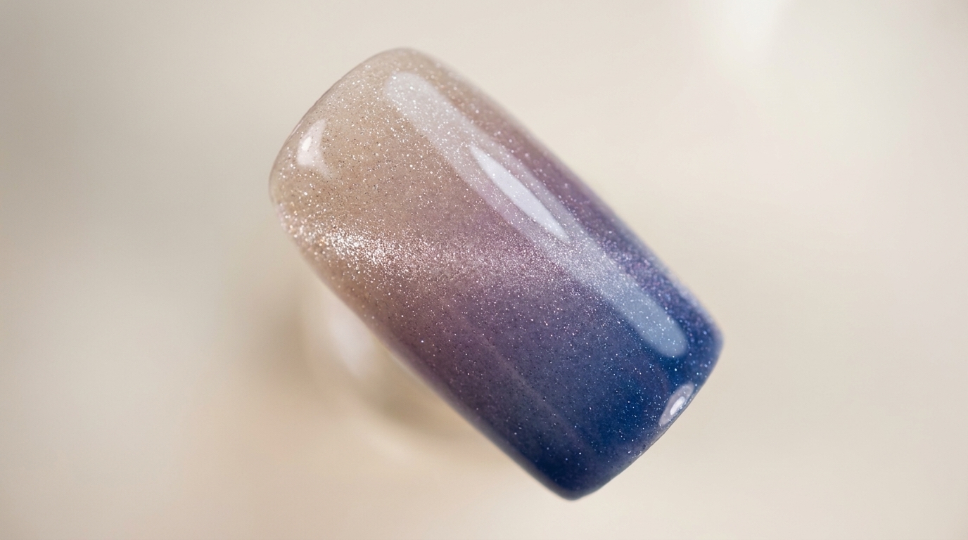 Katzenaugen-Gel-Nägel mit Blau-Lila Farbverlauf — Schritt-für-Schritt-Anleitung