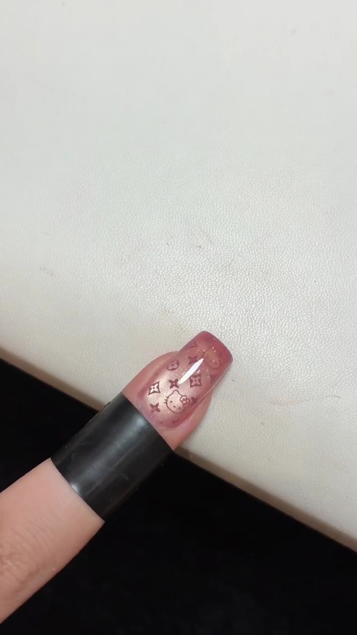 Kitty Chrom Ombré Nägel — Schritt für Schritt Anleitung
