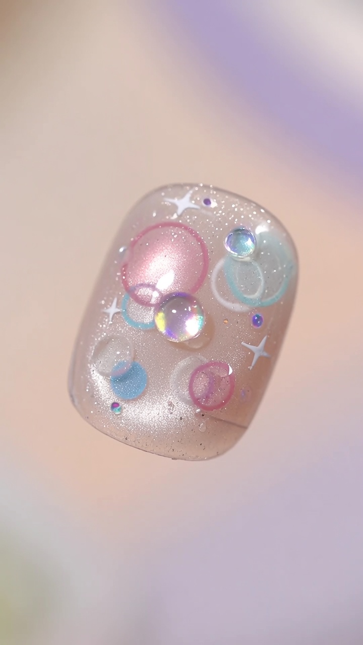 Sommerliches Bubble-Gel-Nageldesign: Schritt-für-Schritt-Anleitung
