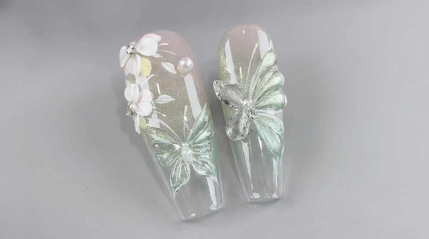 Eis-transparente florale Schmetterlings-Cat-Eye-Gelnägel — Schritt-für-Schritt-Anleitung