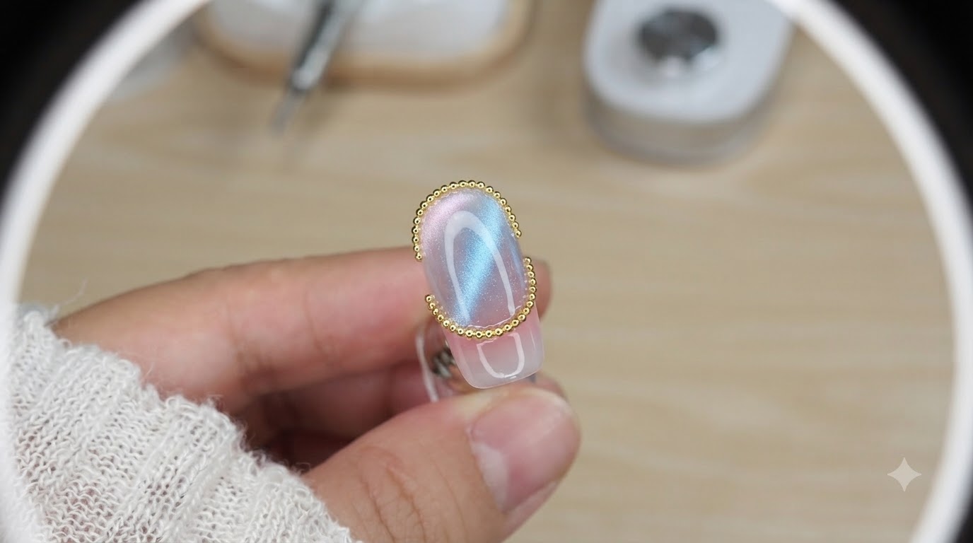 Aurora Eiskristall- und Cat-Eye-Gel-Nägel mit goldenen Akzenten — Schritt-für-Schritt-Anleitung
