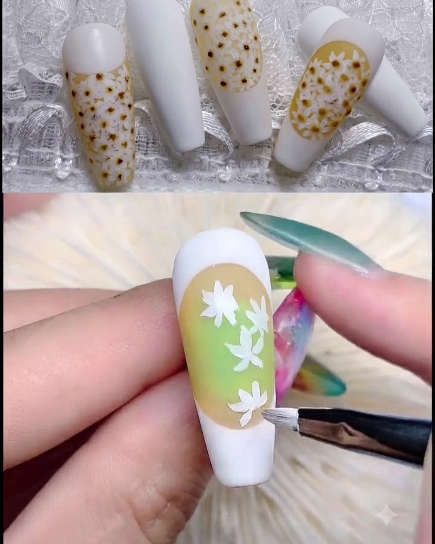 Eine Rubber Base und ein Farbgel werden auf einer Palette miteinander vermischt.