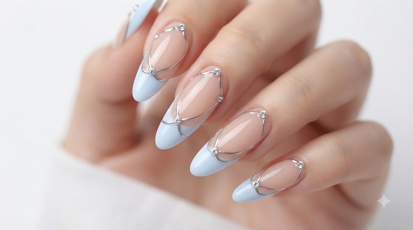 Baby Blue French Nails mit silbernen Linien und Strasssteinen — Schritt-für-Schritt-Anleitung